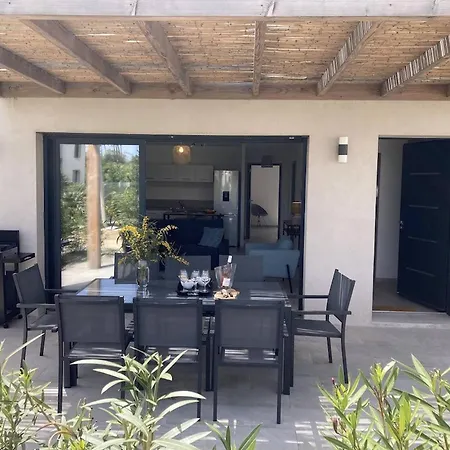 Villa Tianau Lecci